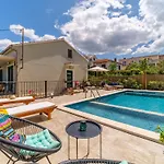 Dom wakacyjny Josipa By Interhome